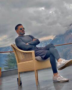 Bollywood Kissa: जिस होटल में किया पिता ने काम, आज उसी के मालिक हैं बी-टाउन का ये सुपरस्टार