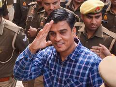 अतीक अहमद की हत्या के बाद इरफान सोलंकी की पत्नी को सता रहा डर, उठाया बड़ा कदम