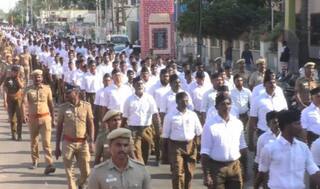 திருச்சியில்  பலத்த போலீஸ் பாதுகாப்புடன் ஆர்.எஸ்.எஸ். ஊர்வலம்