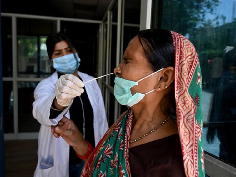 coronavirus case update covid 19 death toll in delhi Mumbai other states in last one week Coronavirus Case: ਦਿੱਲੀ 'ਚ ਕੋਰੋਨਾ ਨਾਲ ਸਭ ਤੋਂ ਵੱਧ ਮੌਤਾਂ, ਕੇਰਲ, ਹਰਿਆਣਾ, ਉੱਤਰ ਪ੍ਰਦੇਸ਼ 'ਚ ਤੇਜ਼ੀ ਨਾਲ ਵਧੇ ਮਾਮਲੇ