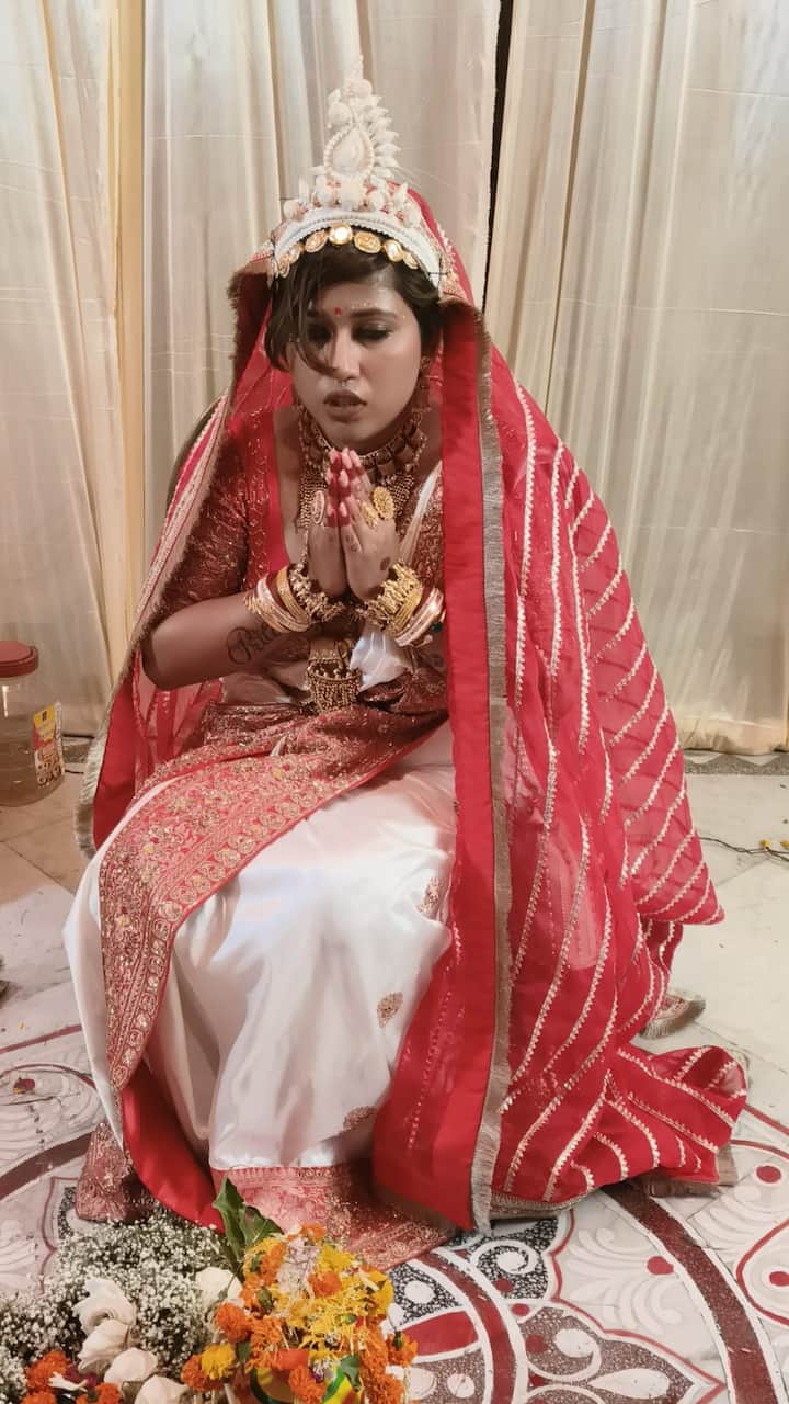 পাত্রী সোনেলা পাল। প্রীতম ও সোনেলা দীর্ঘদিন ধরে সম্পর্কে।
