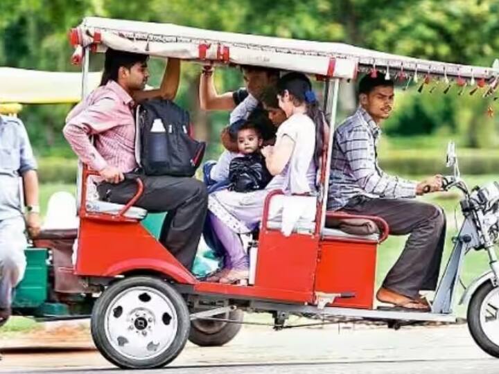 Delhi Police big disclosure Women be careful if sitting in e-rickshaw ann Delhi: ई-रिक्शा में बैठने वाली महिलाएं हो जाएं सावधान! साथ बैठी सवारी ज्वैलरी पर कर सकती है हाथ साफ