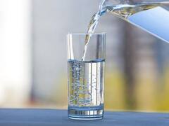 सावधान...गर्मियों में भूलकर भी न पिएं ठंडा पानी, वरना शरीर में लग जाएंगी ये 6 बीमारियां