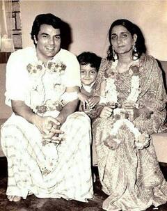 Dharmendra Personal Life: पहली पत्नी प्रकाश कौर को दीवानों की तरह चाहते हैं धर्मेंद्र, चाय की चुस्की भरते हुए ऐसे निहारा... अनसीन फोटो