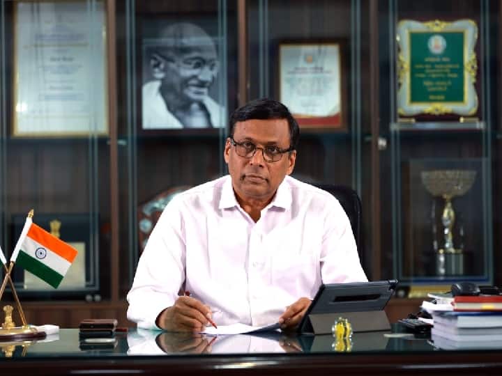 நண்பகல் 12 மணி முதல் மதியம் 3 மணி வரை வெளியில் வருவதை தவிருங்கள் - சேலம் ஆட்சியர் அறிவுறுத்தல் Salem: Avoid going outside from 12 noon to 3 pm District Collector's request TNN நண்பகல் 12 மணி முதல் மதியம் 3 மணி வரை வெளியில் வருவதை தவிருங்கள் - சேலம் ஆட்சியர் அறிவுறுத்தல்