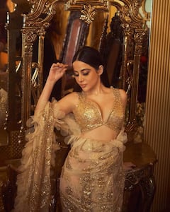 Uorfi Javed Photos: जब अटपटी ड्रेस छोड़ साड़ी में नजर आईं थी उर्फी जावेद, हर कोई हो गया था खूबसूरती का कायल