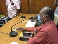 கரூர் கலெக்டர் பயன்படுத்திய அம்பாசிடர் கார் 25 ஆயிரம் ரூபாய்க்கு ஏலம் போனது