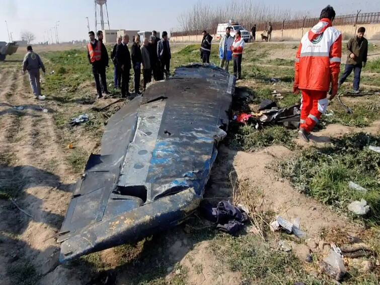 Iranian soldiers who shot down a Ukrainian airliner with 176 people on board have been sentenced to prison terms 176 பேர் பயணித்த விமானத்தை சுட்டு வீழ்த்திய ஈரான்.. 3 ஆண்டுக்கு பின் தீர்ப்பு.. ராணுவ தளபதிக்கு 13 ஆண்டுகள் சிறை!