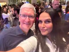 Apple Mumbai Store: માધુરી સાથે વડાપાઉં ખાધા, જાણો બીજા કયા-કયા સેલિબ્રિટીઓને મળ્યા એપલ સીઇઓ ટિમ કૂક, PICS વાયરલ....