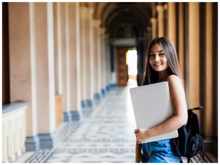 First Day Of College Things to keep in mind Checklist for first day of college कॉलेज के पहले दिन कुछ बातों का रखें ध्यान, टीचर्स से लेकर साथियों तक सभी पर पड़ेगा बढ़िया इम्प्रेशन