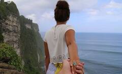 Relationship Tips: হারিয়ে ফেলছেন নিজেকেই, সম্পর্কে তাড়াহুড়ো করে ফেলছেন না তো!