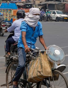 Heat Wave Forecast: তাপপ্রবাহের সতর্কতা ৫ জেলায়, কবে মিলবে মুক্তি? জানাল আবহাওয়া দফতর