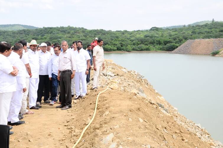 Telangana government has written a letter to Center questioning why injustice is being done in irrigation projects తెలంగాణకు ఒక న్యాయం.-కర్నాటకకు మరో న్యాయమా?-  ఇరిగేషన్‌ ప్రాజెక్ట్‌లపై కేంద్రాన్ని ప్రశ్నిస్తూ లేఖ