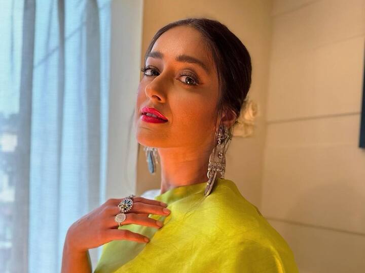 Ileana D'Cruz Announces Her Pregnancy With Cute PICS, Shares 'Can’t Wait To Meet You My Little Darling' Ileana D'Cruz Announces Her Pregnancy With Cute PICS, Shares 'Can’t Wait To Meet You My Little Darling'