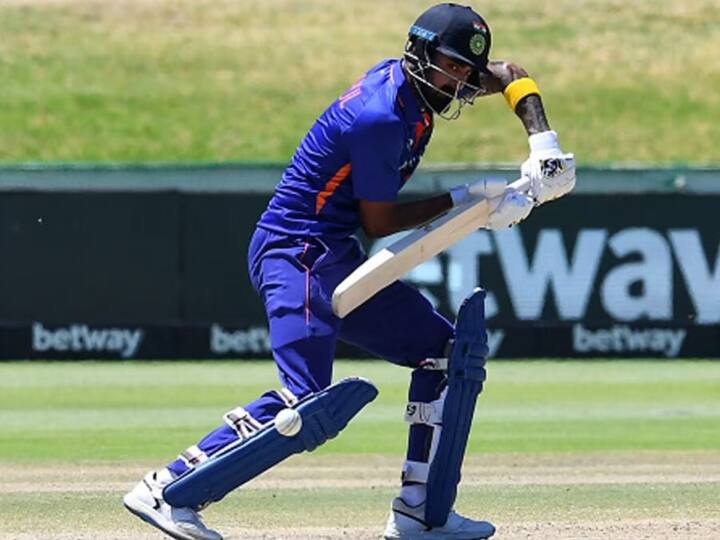 वहीं, केएल राहुल ने टीम इंडिया के लिए पहला वनडे मैच साल 2016 में खेला. केएल राहुल भारत के लिए 54 वनडे मैच खेल चुके हैं. (फोटो क्रेडिट - सोशल मीडिया)