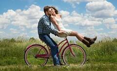 Relationship Tips: হারিয়ে ফেলছেন নিজেকেই, সম্পর্কে তাড়াহুড়ো করে ফেলছেন না তো!