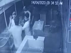 धनबाद में अपराधियों के हौसले बुलंद, थान से चंद कदम की दूरी पर दुकान में की लूटपाट