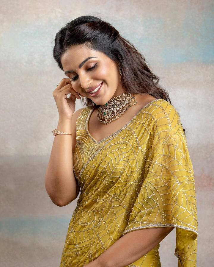 సంయుక్త మీనన్ అందమైన ఫోటోలు