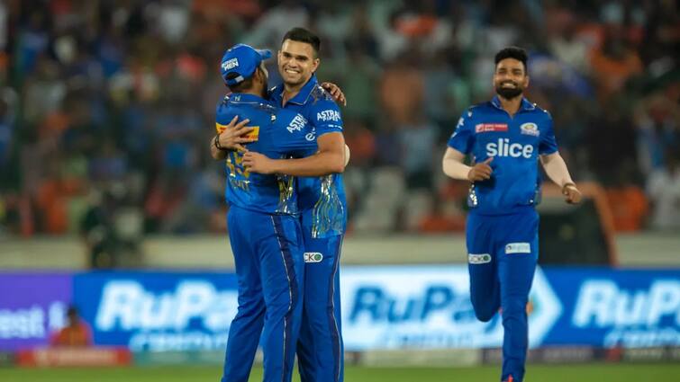 IPL 2023: MI Arjun Tendulkar taken first wicket dismissed SRH Bhuvneshwar Kumar match winning last over Arjun Tendulkar in IPL: সানরাইজার্সের বিরুদ্ধে অনবদ্য অর্জুন, আইপিএলে উইকেট-খাতা খুললেন সচিন-পুত্র