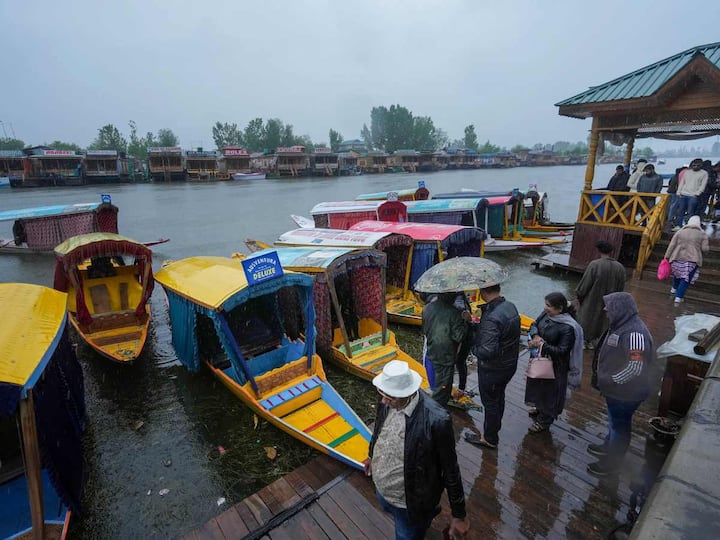 During the wet spell, thunderstorm with strong gusty winds reaching 20-30 kmph and hailstorm is also possible at some places in Jammu and Kashmir. (Image: PTI)