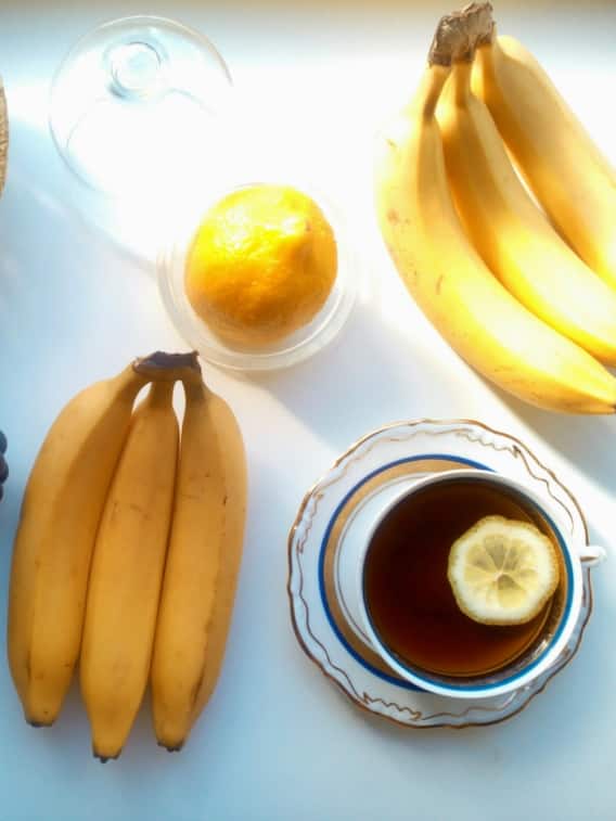 केला खाने के बाद चाय पीना हो सकता है घातक, जानें नुकसान