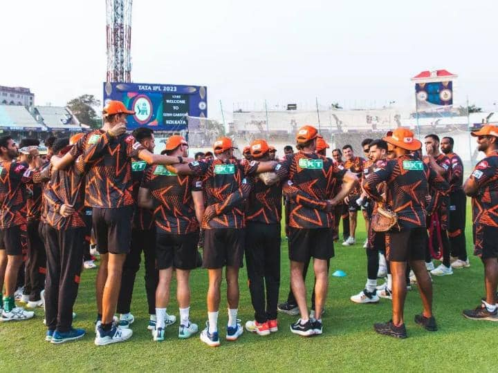 IPL 2023 MI to play against SRH get to know pitch report Rajiv Gandhi Stadium their records know details SRH vs MI Pitch Report: राजीव गांधी स्टेडियम में हैदराबाद से भिड़ेगी मुंबई, जानिए पिच रिपोर्ट और आंकड़े