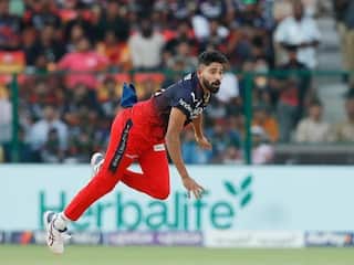 IPL 2023 में अब तक मोहम्मद सिराज फेंक चुके हैं सबसे ज़्यादा डॉट बॉल, यहां देखें टॉप-5 गेंदबाज़ों की लिस्ट