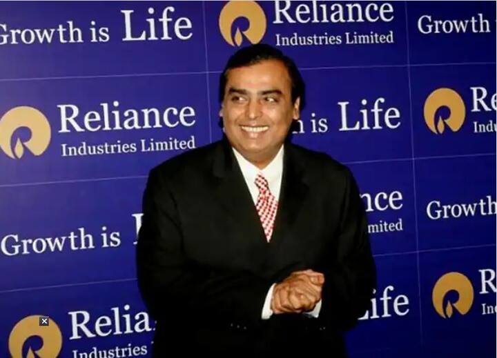 বিনামূল্যে ইন্ডিয়ান প্রিমিয়াল লিগ (IPL) দেখা গেলেও এবার থেকে জিও সিনেমার (Jio Cinema)পরিষেবার জন্য চার্জ নিতে পারে কোম্পানি। সম্প্রতি সেরকমই খবর এসেছে বাজারে। জেনে নিন , এই নিয়ে কী বলছে কোম্পানি।