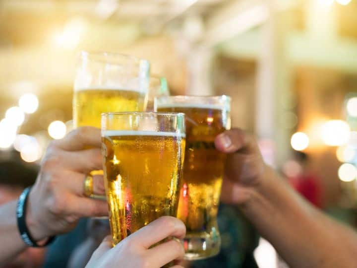 Is beer really priced in Goa Read what is the difference in the rate there क्या सही में गोवा में बियर पानी के भाव मिलती है? पढ़िए वहां के रेट में क्या है फर्क?