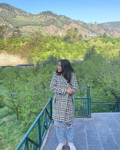 Anikha Surendran: మనాలీ ప్రకృతి అందాలను ఆస్వాదిస్తోన్న 'బుట్టబొమ్మ' బ్యూటీ