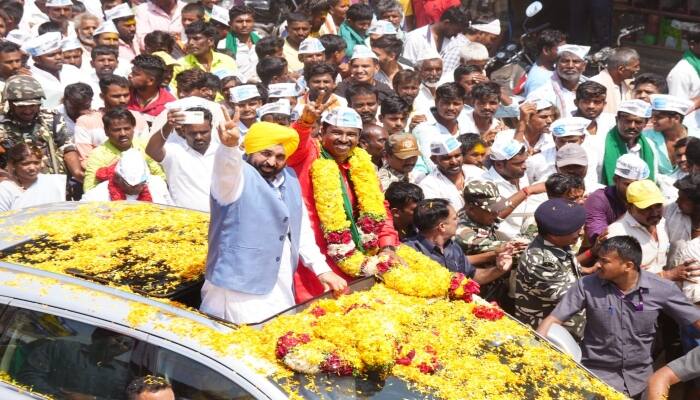 Bhagwant Maan roars in Hubli, Karnataka! While campaigning for the AAP candidates in Karnataka, Mann targets Congress and BJP ਕਰਨਾਟਕ ਦੇ ਹੁਬਲੀ ਵਿਖੇ ਗਰਜੇ ਭਗਵੰਤ ਮਾਨ! 'ਆਪ ਉਮੀਦਵਾਰ ਦੇ ਹੱਕ ਵਿੱਚ ਪ੍ਰਚਾਰ ਕਰਦਿਆਂ ਕਾਂਗਰਸ-ਬੀਜੇਪੀ ਤੇ ਸਾਧੇ ਤਿੱਖੇ ਨਿਸ਼ਾਨੇ