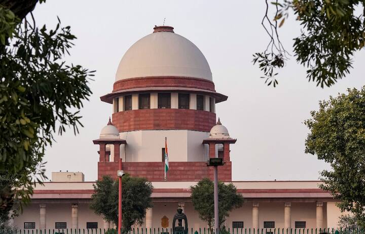 Supreme Court rejected anticipatory bail of IRS officer in corruption Gujarat HC SC On Corruption: 'भ्रष्टाचार एक ऐसा पेड़ है, जिसकी शाखाएं हर जगह...' जानें सुप्रीम कोर्ट ने किस मामले में ऐसा कहा
