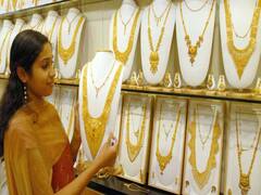 Gold, Silver Price: இன்றும் மாற்றமில்லாத தங்கம் விலை.. அதிரடியாக குறைந்த வெள்ளி விலை.. இன்றைய நிலவரம்!