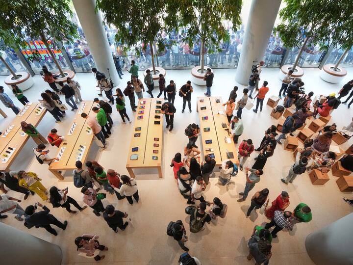 Some have likened a visit to an Apple Store to a journey of sorts, with purchases being incidental to the whole Apple experience. It is an exclusive experience Apple is looking to bring to India through its official stores. How effectively it does so could well determine its future in the Indian market. (Image Source: PTI)