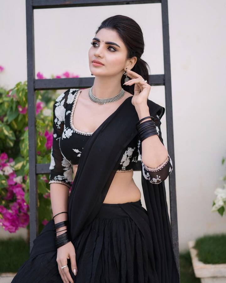 వర్ష లేటెస్ట్ ఫోటోస్.