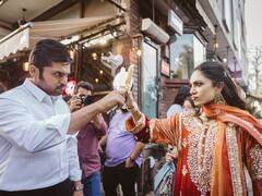 PS 2 : டெல்லி வீதியில் ஜாலியாக குல்ஃபி சாப்பிட்ட சோழர்கள்!