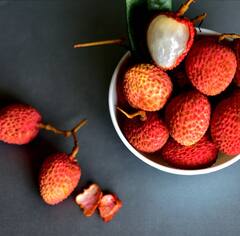 Lychee: আসছে লিচুর মরসুম, এর উপকারিতাগুলো জানেন তো?