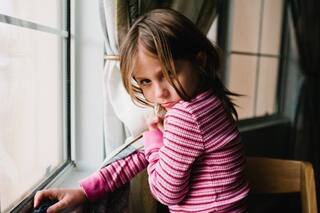Depression Symptoms: શું તમારું બાળક ડિપ્રેશનમાં તો નથી ને? આ બાબતો પર આપો ખાસ ધ્યાન