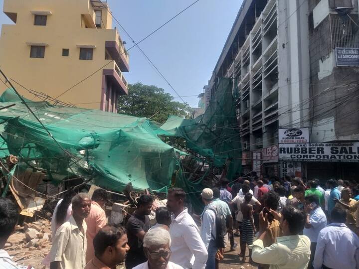 Chennai parrys corner building collapse in Armenian street rescue operation intense Chennai Building Collapse : சென்னையில் பரபரப்பு... பழைய கட்டடம் இடிந்து விழுந்து விபத்து... மீட்புப்பணிகள் தீவிரம்...!