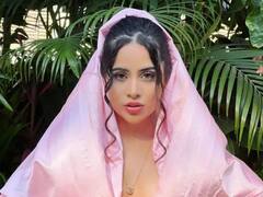 उर्फी जावेद ने पहले मोतियों से किया कवर, फिर चला दी कैंची, टॉपलेस वीडियो वायरल