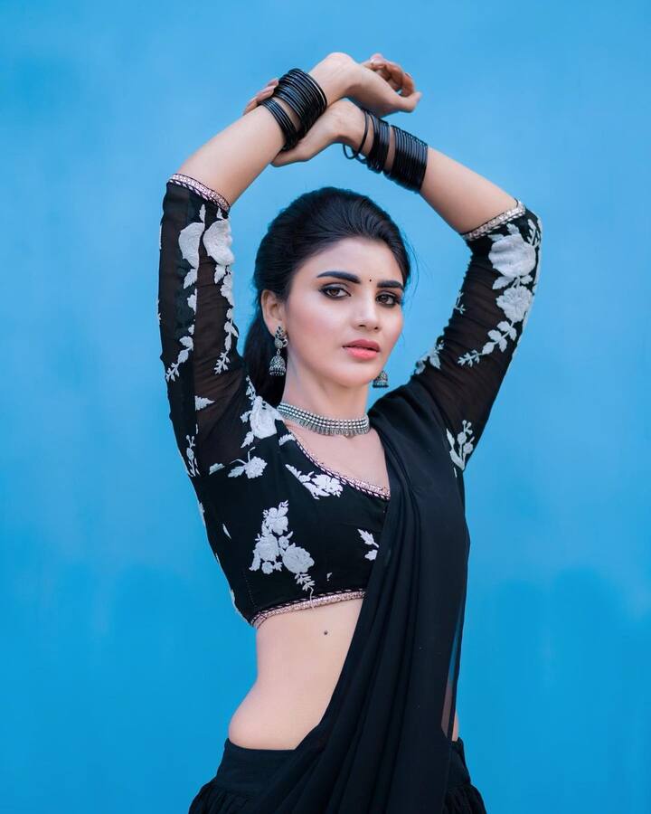 వర్ష లేటెస్ట్ ఫోటోస్.