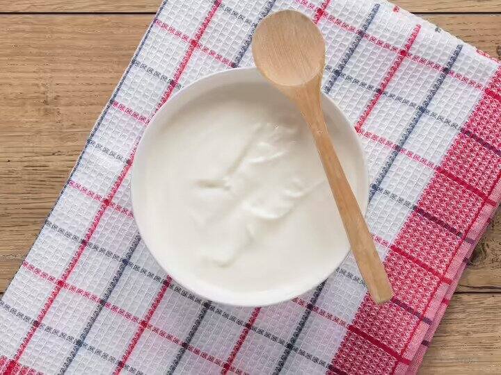 Are you also eating a lot of curd to avoid the heat Know the disadvantages गर्मी से बचने के लिए आप भी खूब खा रहे हैं दही? जान लीजिए इससे होने वाले नुकसान