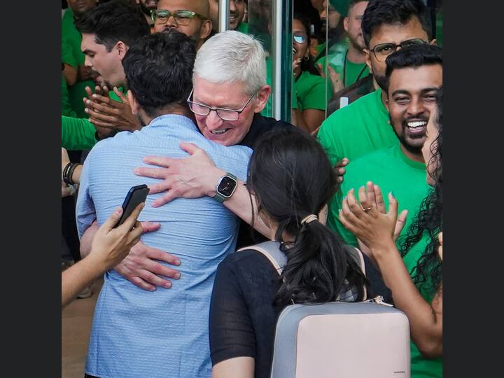 Apple CEO Tim Cook was present at the launch of the Mumbai store on April 18. He interacted with customers and journalists and answered their queries. (Image Source: PTI)