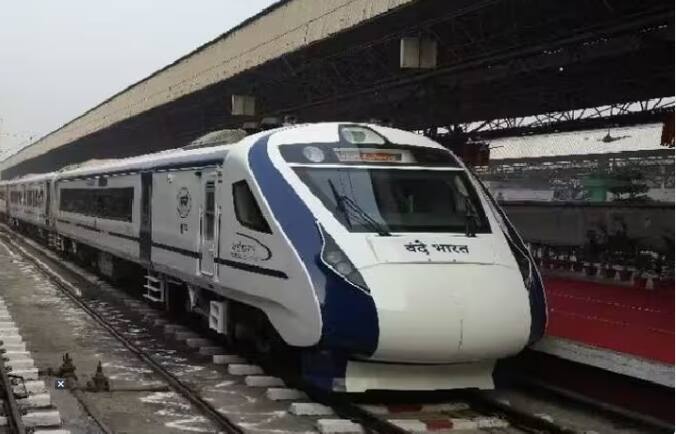 Vande Bharat Express:  ਭਾਰਤੀ ਰੇਲਵੇ ਵੰਦੇ ਭਾਰਤ ਟਰੇਨਾਂ ਦੀ ਗਿਣਤੀ ਵਧਾਉਣ ਦੀ ਕੋਸ਼ਿਸ਼ ਕਰ ਰਿਹਾ ਹੈ। ਹੁਣ ਤੱਕ ਦੇਸ਼ ਭਰ ਵਿੱਚ ਕੁੱਲ 15 ਰੂਟਾਂ 'ਤੇ ਇਸ ਟਰੇਨ ਦਾ ਸੰਚਾਲਨ ਸ਼ੁਰੂ ਹੋ ਚੁੱਕਾ ਹੈ।