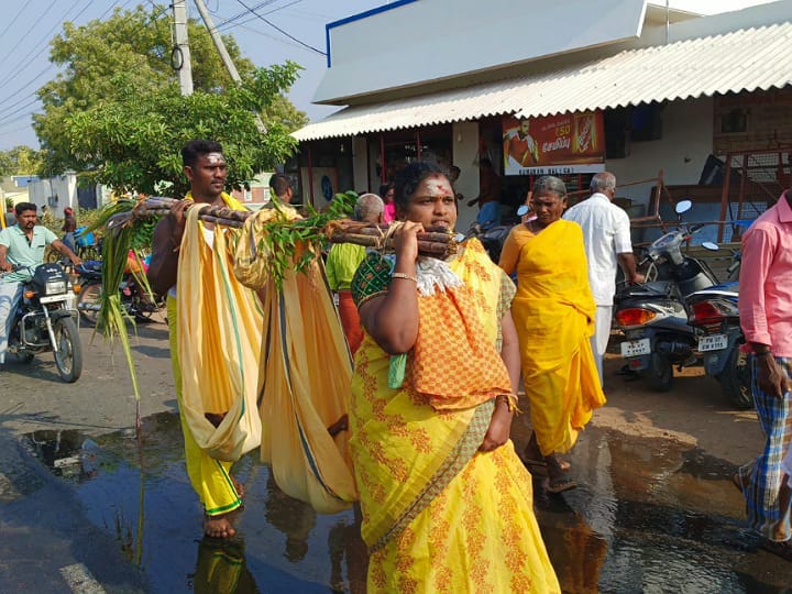 கரூர் புற்றுக்கண் மாரியம்மனுக்கு சித்திரை மாத திருவிழா - பக்தர்கள் நேர்த்திக்கடன்