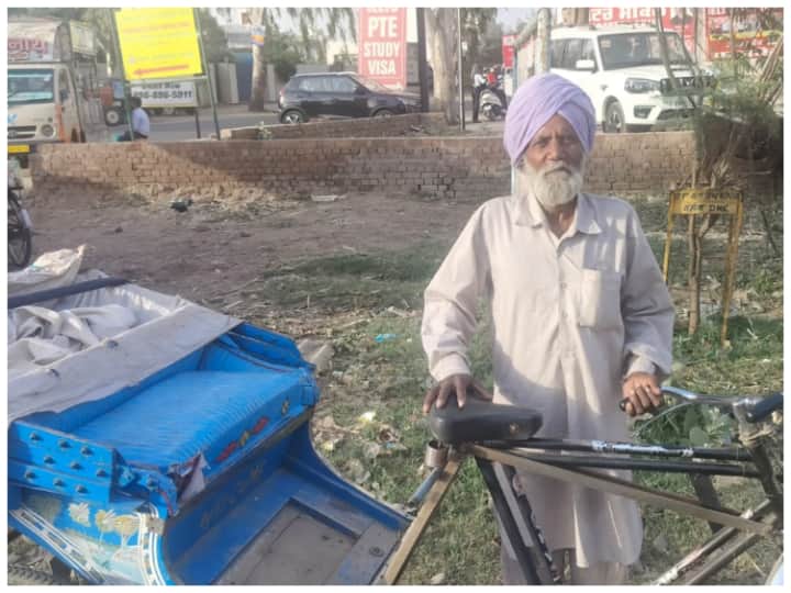 moga rickshaw driver got a lottery of 2.5 crores baisakhi bumper lottery ANN Punjab News: पंजाब में रिक्शा वाले की चमकी किस्मत, रातों-रात हो गया मालामाल, लगी ढाई करोड़ की लॉटरी