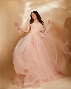 Bollywood Kissa: जब बुर्का पहन अपनी फिल्म देखने थिएटर में पहुंची थीं माधुरी, फैंस के पहचानने पर किया था ये काम