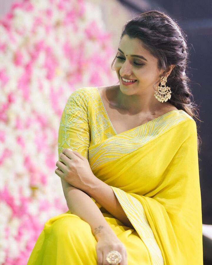 'కళ్యాణం ముదల్ కాదల్ వరై' సీరియల్ లో కూడా నటించింది.