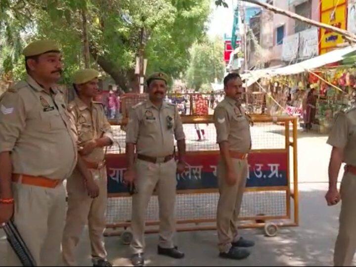 Atiq Ahmed shot dead Bhadohi police high alert Security Increased Before Eid 2023 Festival ann Bhadohi News: अतीक अहमद की हत्या के बाद ईद से पहले पुलिस सतर्क, बढ़ाई गई सुरक्षा, रखी जा रही लोगों पर पैनी नजर