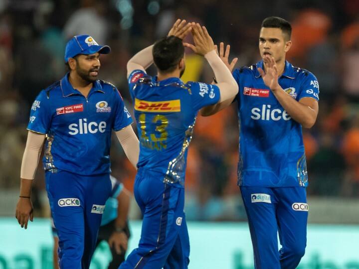 IPL 2023 SRH vs MI Arjun Tendulkar last 20th over against sunrisers hyderabad SRH vs MI: अर्जुन तेंदुलकर ने IPL में पहली बार फेंका 20वां ओवर, पढ़ें सांसें रोक देने वाले स्पेल की कहानी